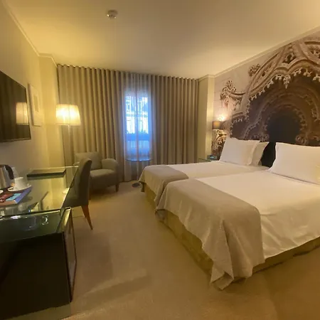 Hotel Marques De Pombal 4*