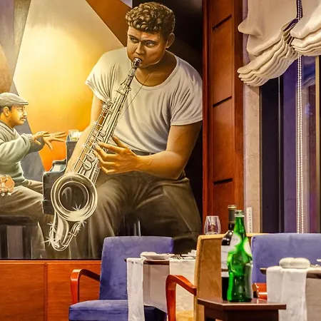 מלון Marques De Pombal 4*