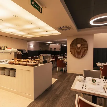 Marques De Pombal מלון