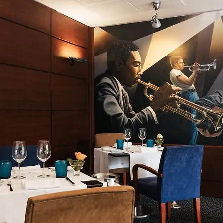 מלון Marques De Pombal 4*