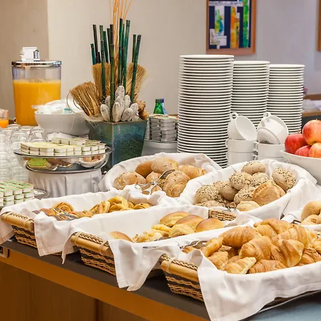 Marques De Pombal מלון